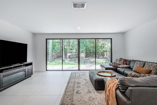Building Photo - 1601 Beech Dr