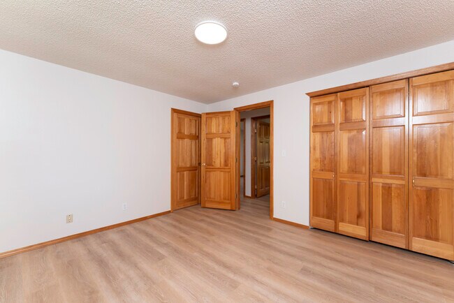 Building Photo - 12920 SE 157th Pl