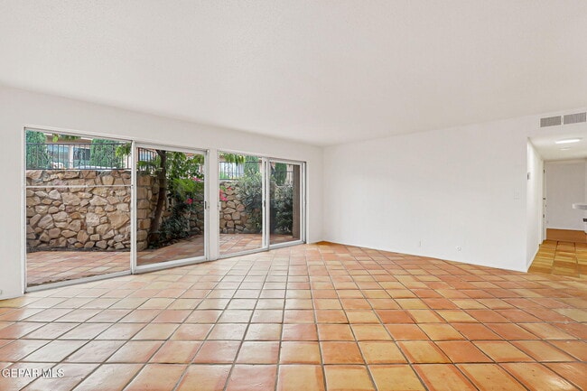 Building Photo - 252 Shadow Mountain Dr