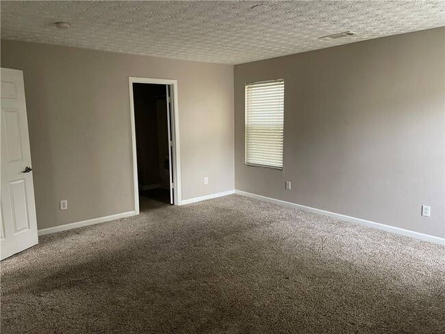 Building Photo - 5549 Sable Way