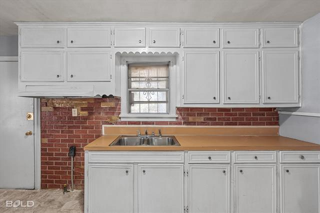 Building Photo - 2754 Lakehurst Ave