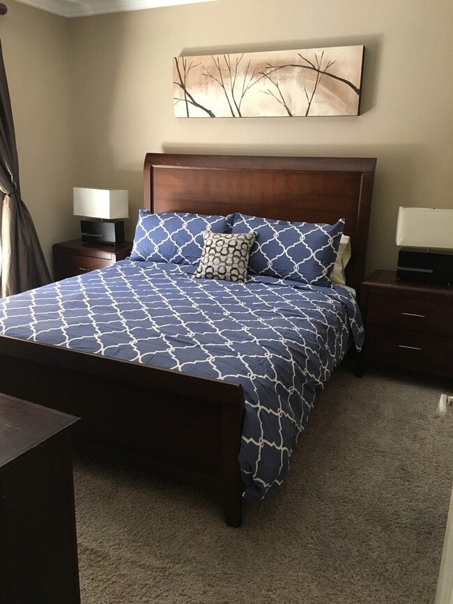 Building Photo - Meridian 2 bed | 2 bath Luxury Condo w/ Ut...