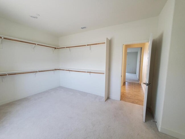 Building Photo - 3919 Watermist Way