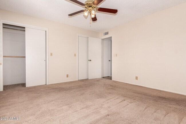 Building Photo - 4630 E Elena Ave