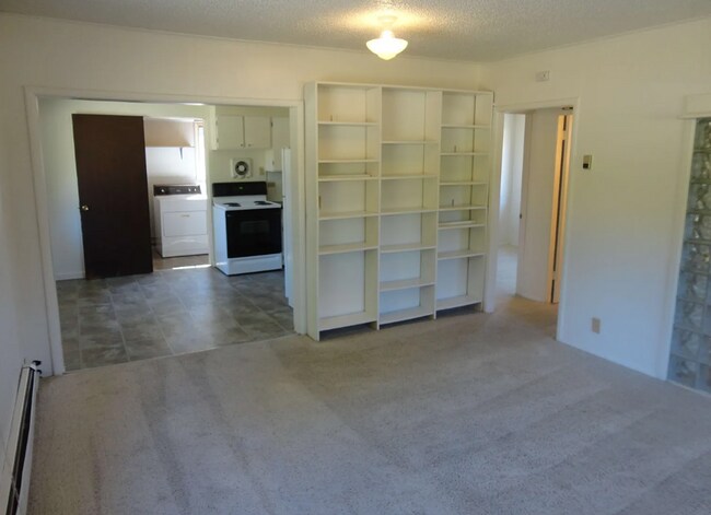 Building Photo - Charming 2-Bed Home in Fairhaven Neighborhood!
