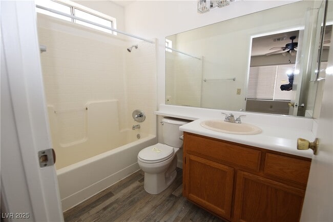 Building Photo - 672 Paulson Dr