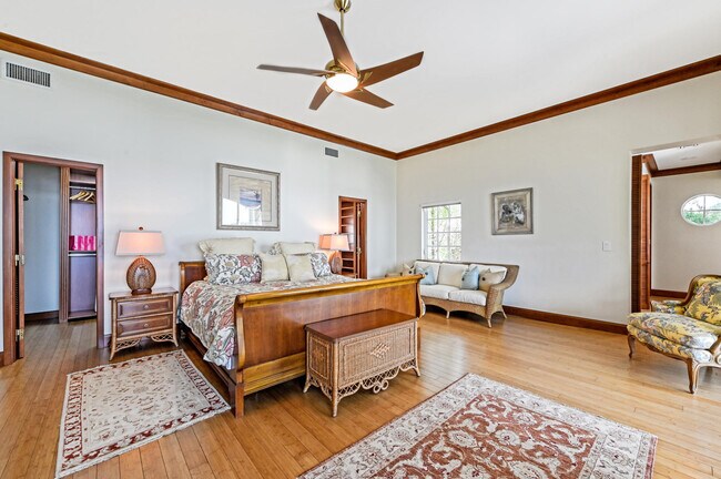 Building Photo - 825 Marbella Ln