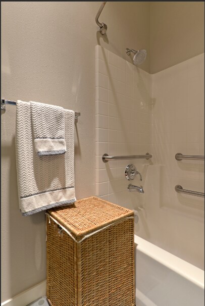 Guest bathroom - 15730 116th Ave NE