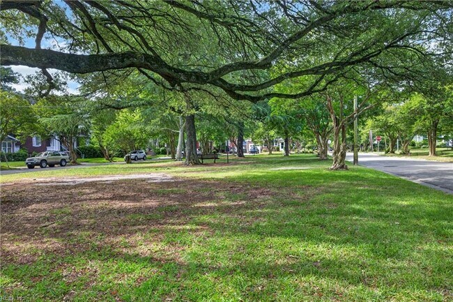 Building Photo - Charming 4-Bedroom Home in the Heart of Colonial Place