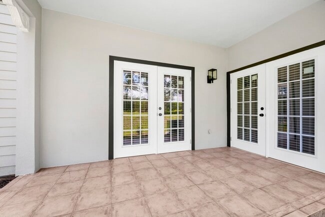 Building Photo - 7503 Atlantis Way