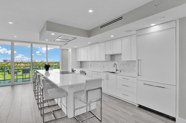 Building Photo - 550 SE Mizner Blvd