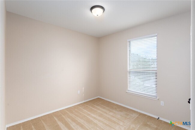 Building Photo - 1605 Henbit Ln