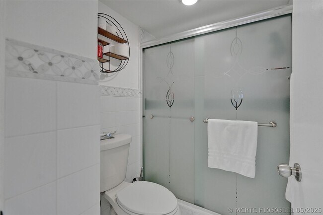 Building Photo - 18041 Biscayne Blvd