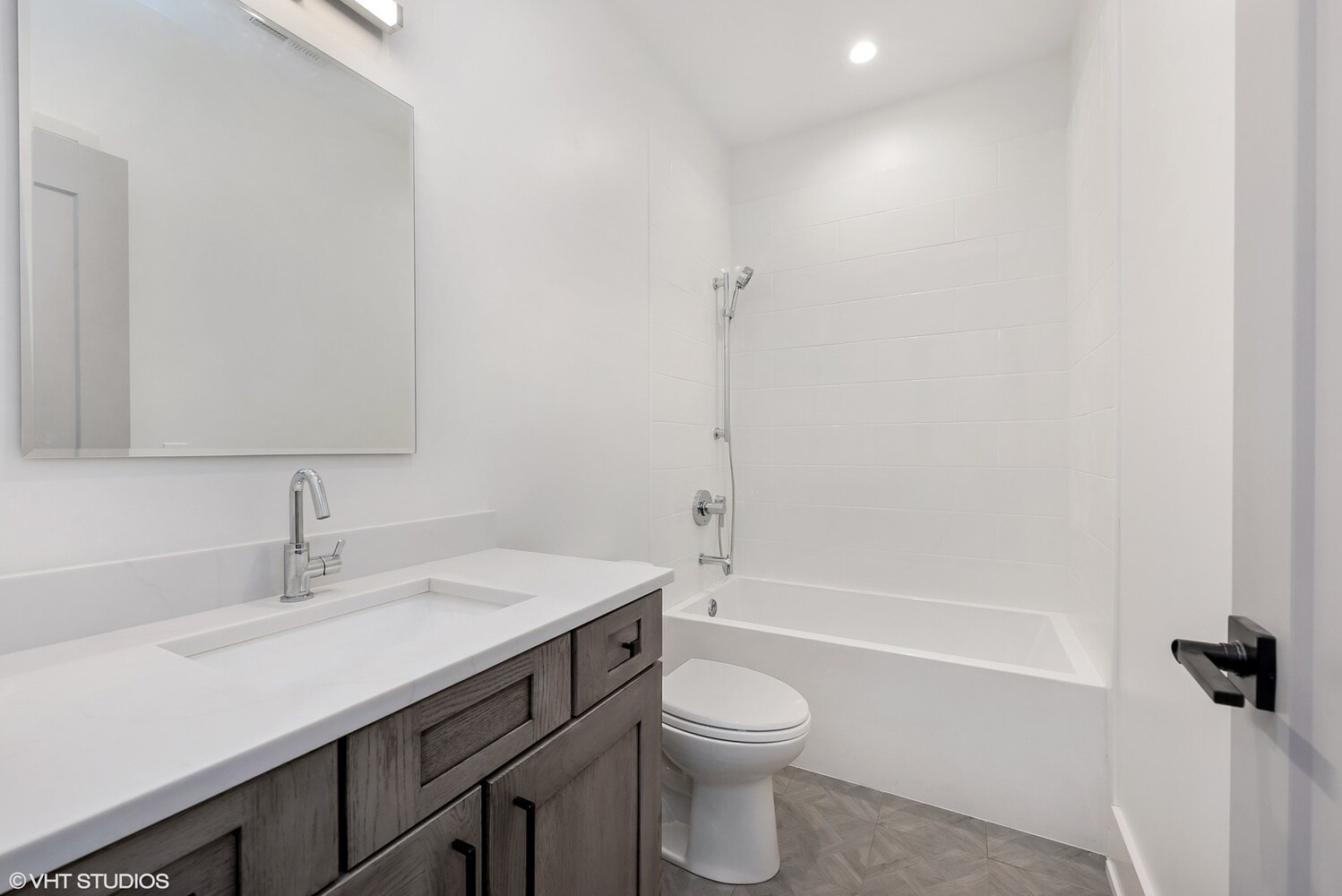 Hall Bath - 1508 W Addison St