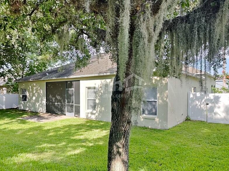 Building Photo - 2555 Azzurra Ln