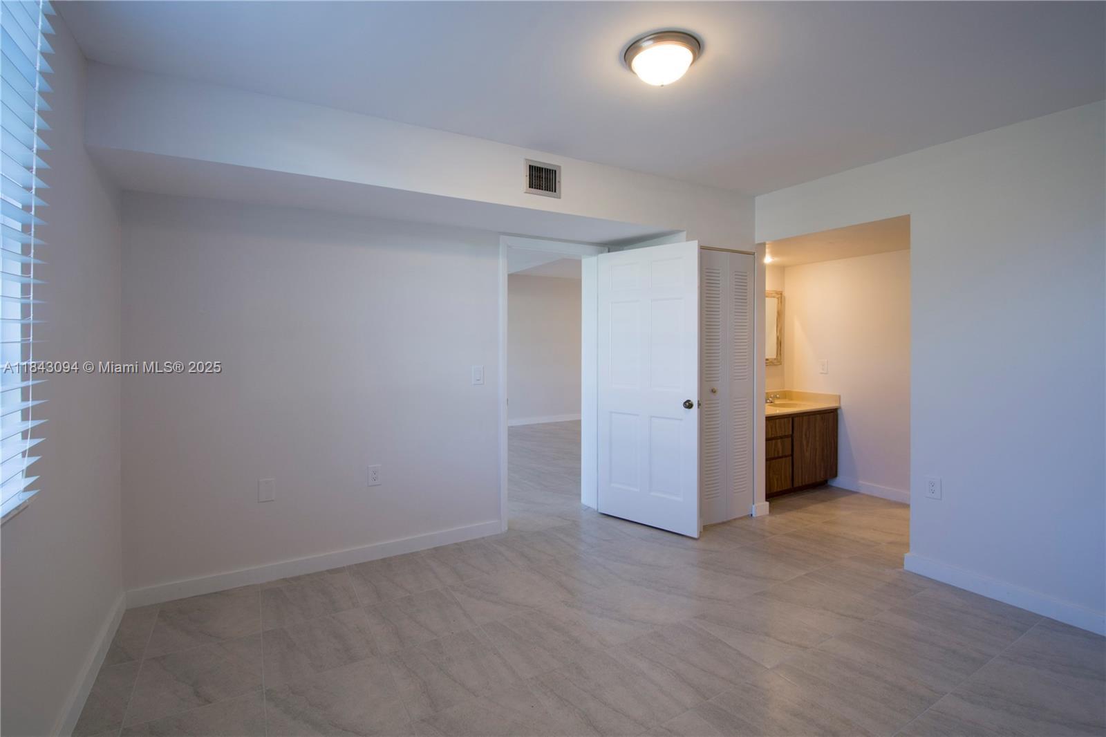 Building Photo - 1717 Whitehall Dr