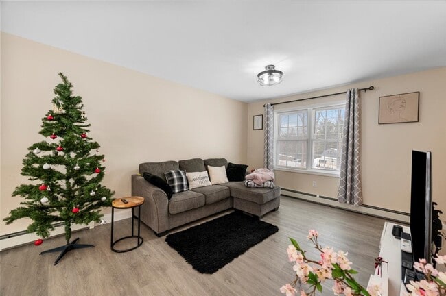 Building Photo - Ashburnham Rental