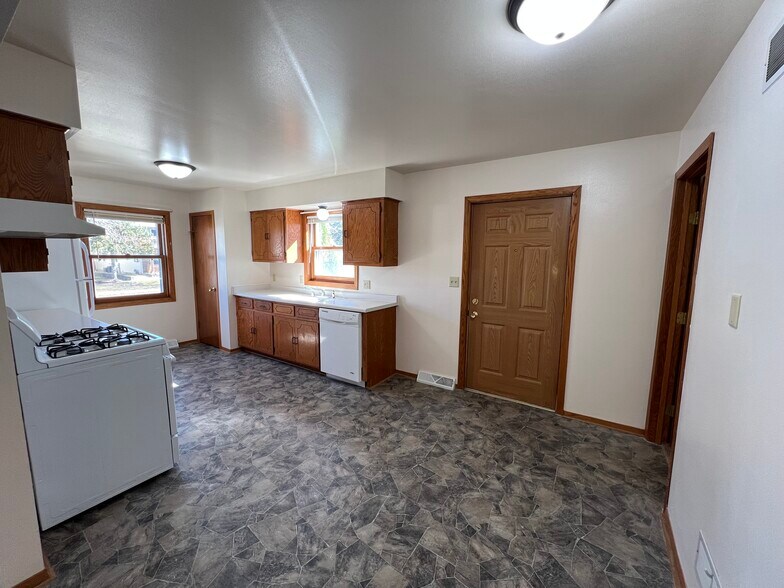 Building Photo - 4259 S 26th St