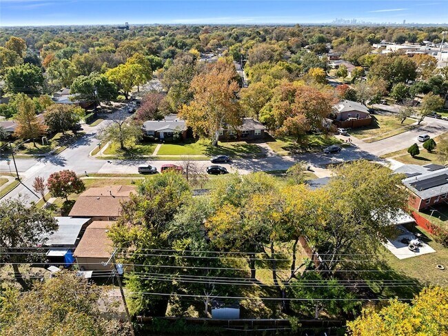 Building Photo - 10506 Sandra Lynn Dr