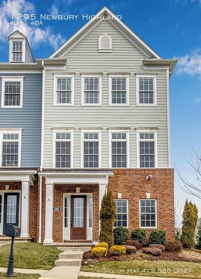4 bedroom 3.5 bath Newbury Highland! 1295 Newbury Highland