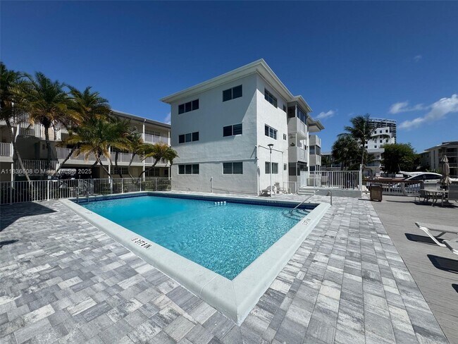 Building Photo - 462 Golden Isles Dr