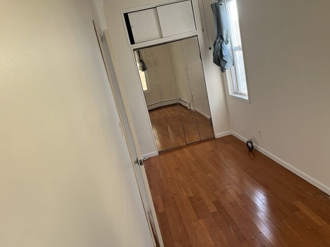 Building Photo - 1408 5th St