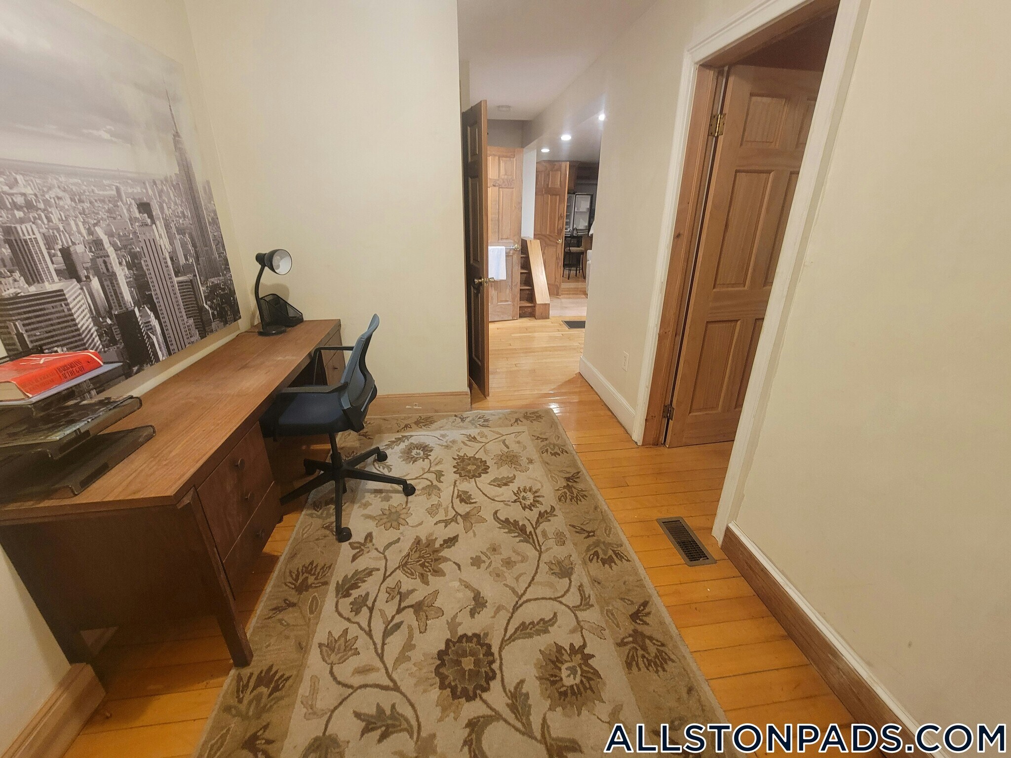 Building Photo - 17 Holman St