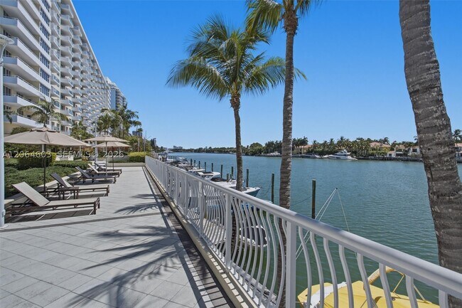 Building Photo - 5600 Collins Ave