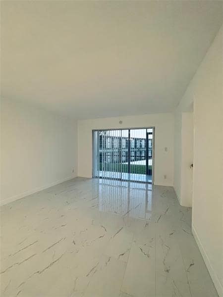 Building Photo - 8025 S Colony Cir