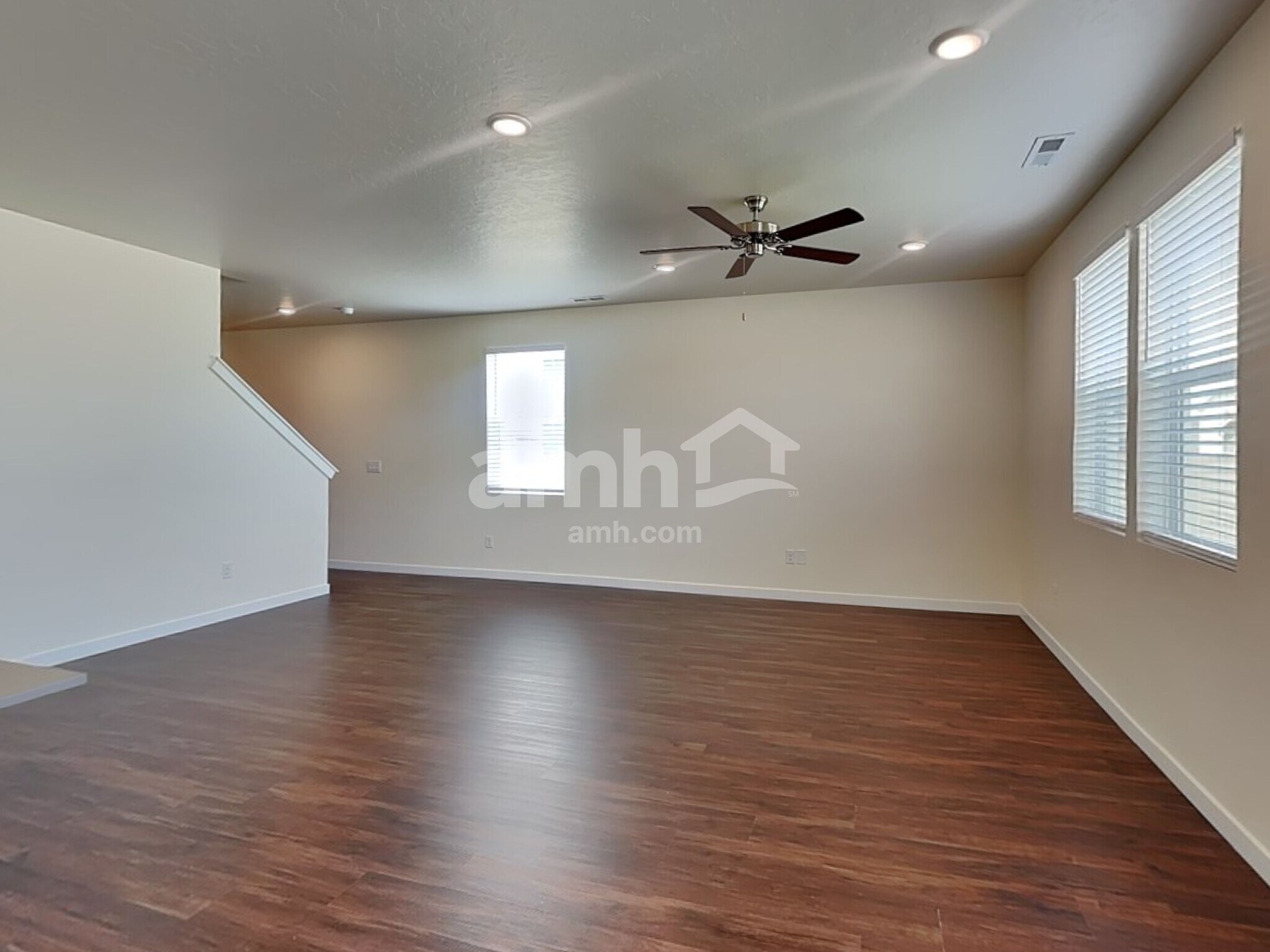 Building Photo - 1529 N Garnet Creek Ave