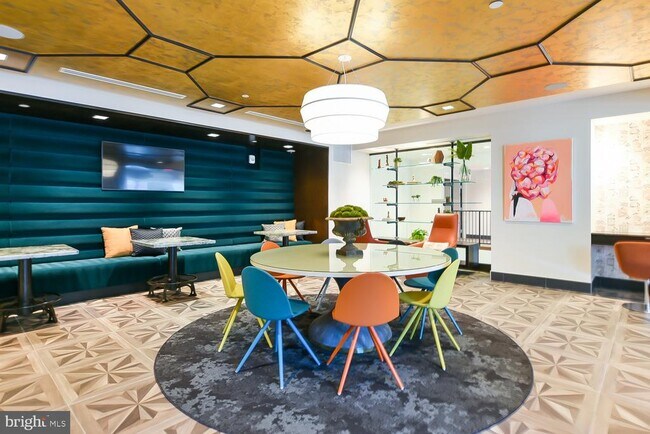 Building Photo - 901 H St NE