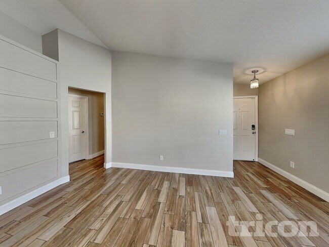 Building Photo - 10123 41st Ct E