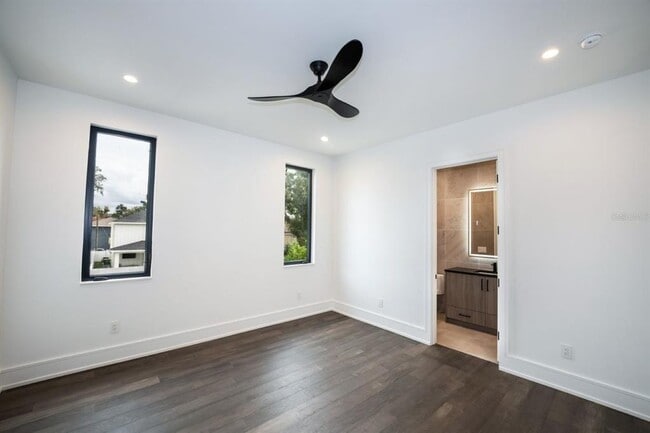 Building Photo - 3010 W Trilby Ave