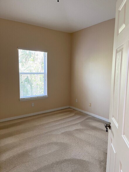 Building Photo - 546 Pinebranch Cir