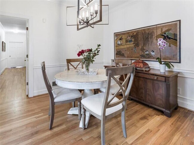 Building Photo - 1872 Wycliff Rd NW