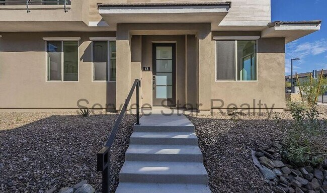 Primary Photo - 2121 W Sonoran Desert Dr