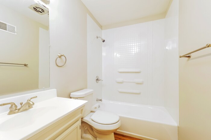 Building Photo - 9425 Goddard