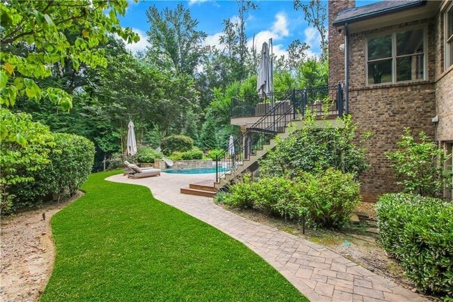 Building Photo - 5265 Peachtree Dunwoody Rd NE