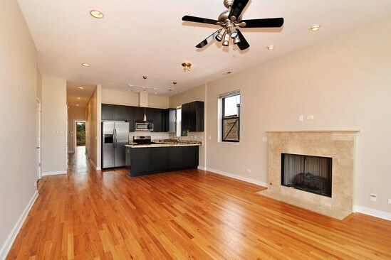 Building Photo - 2151 W Evergreen Ave