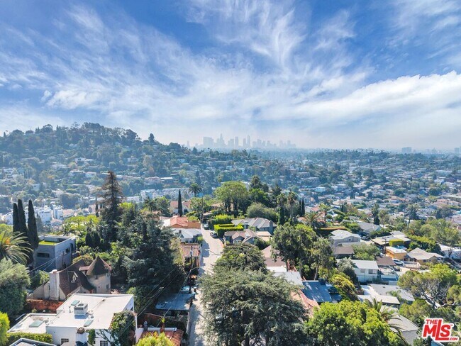 Building Photo - 1570 Sanborn Ave