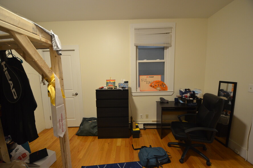 Building Photo - 33 Brookline St