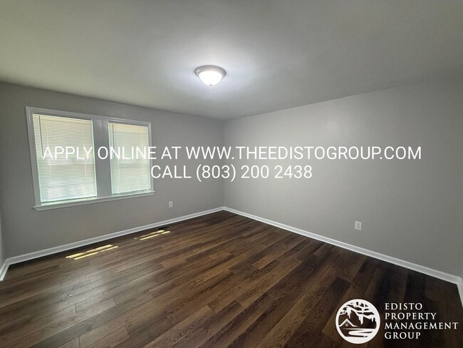Building Photo - Updated 2BR Home with Large Yard & Carport Near Town