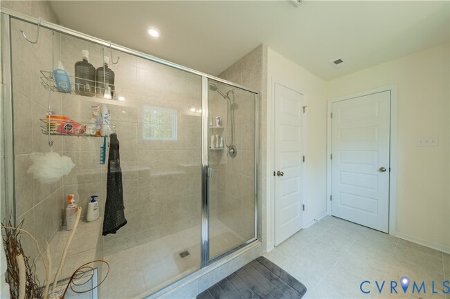 Building Photo - 18401 Palisades Ct