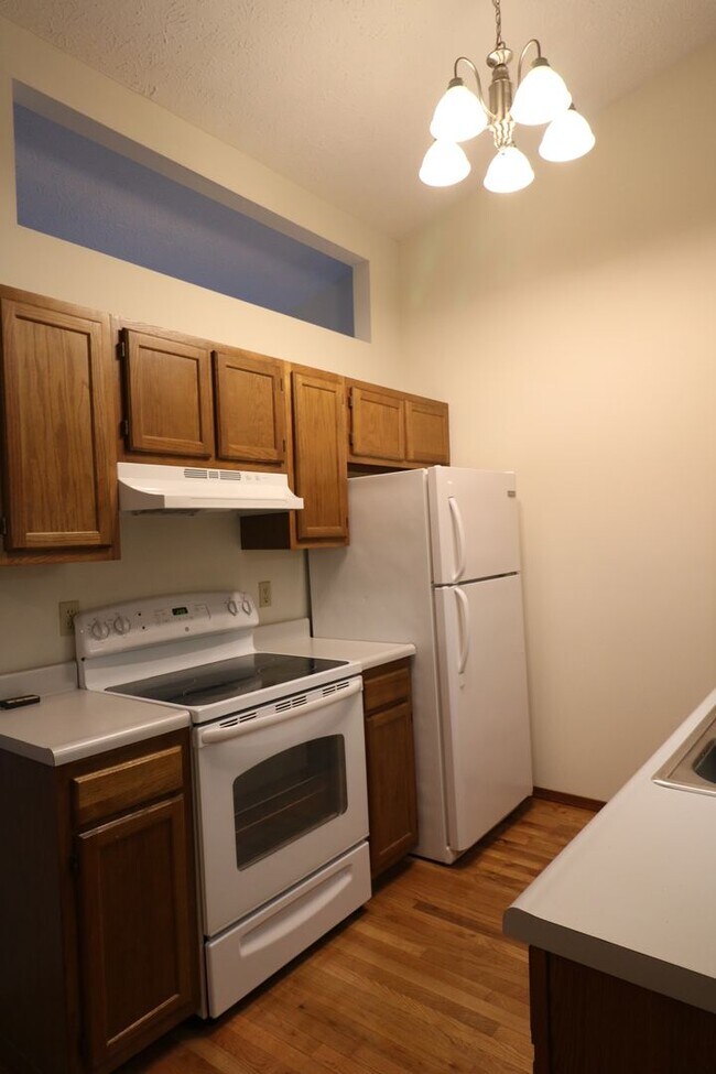 Building Photo - Two Master Suites and Two Bathroom Home