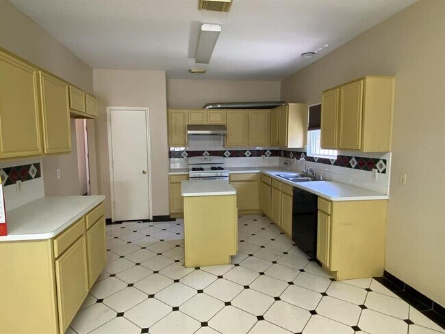 Building Photo - 11830 Meadow Pl Dr