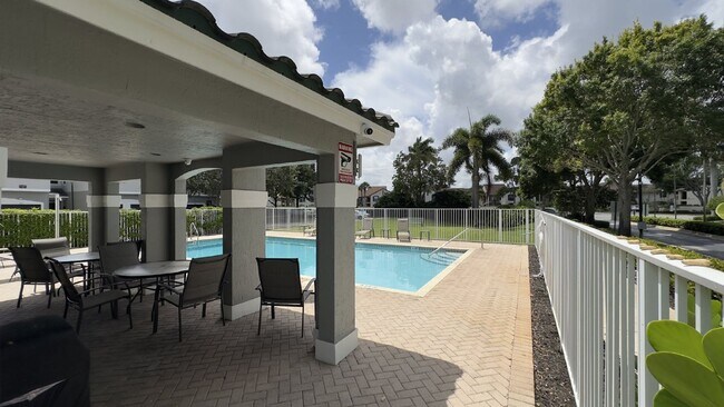 Building Photo - 3042 Grandiflora Dr