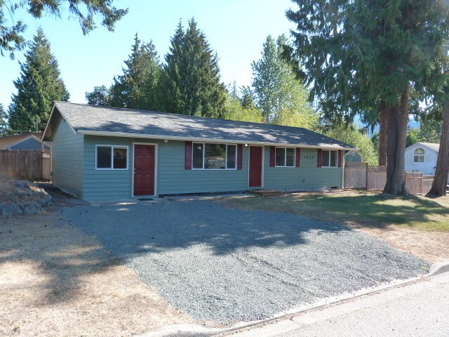Building Photo - APPLICATION PENDING - Updated Rambler
