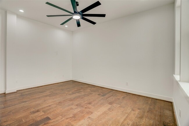 Building Photo - 6814 Hartland St