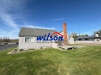 Building Photo - 3-Bedroom House with Basement Space!