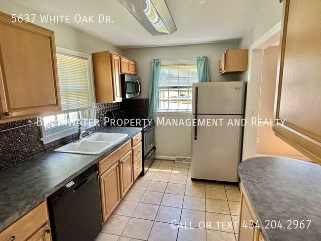 Building Photo - 5637 White Oak Dr
